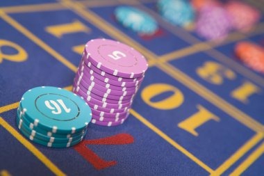 Live dealer at garuda gacor blackjack table with HD studio setup